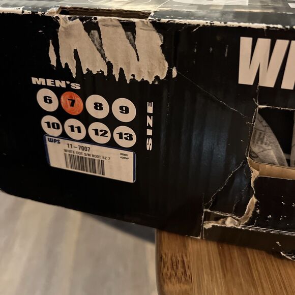 White Dot mens, sz7 snowmobile boots - Picture 7 of 9